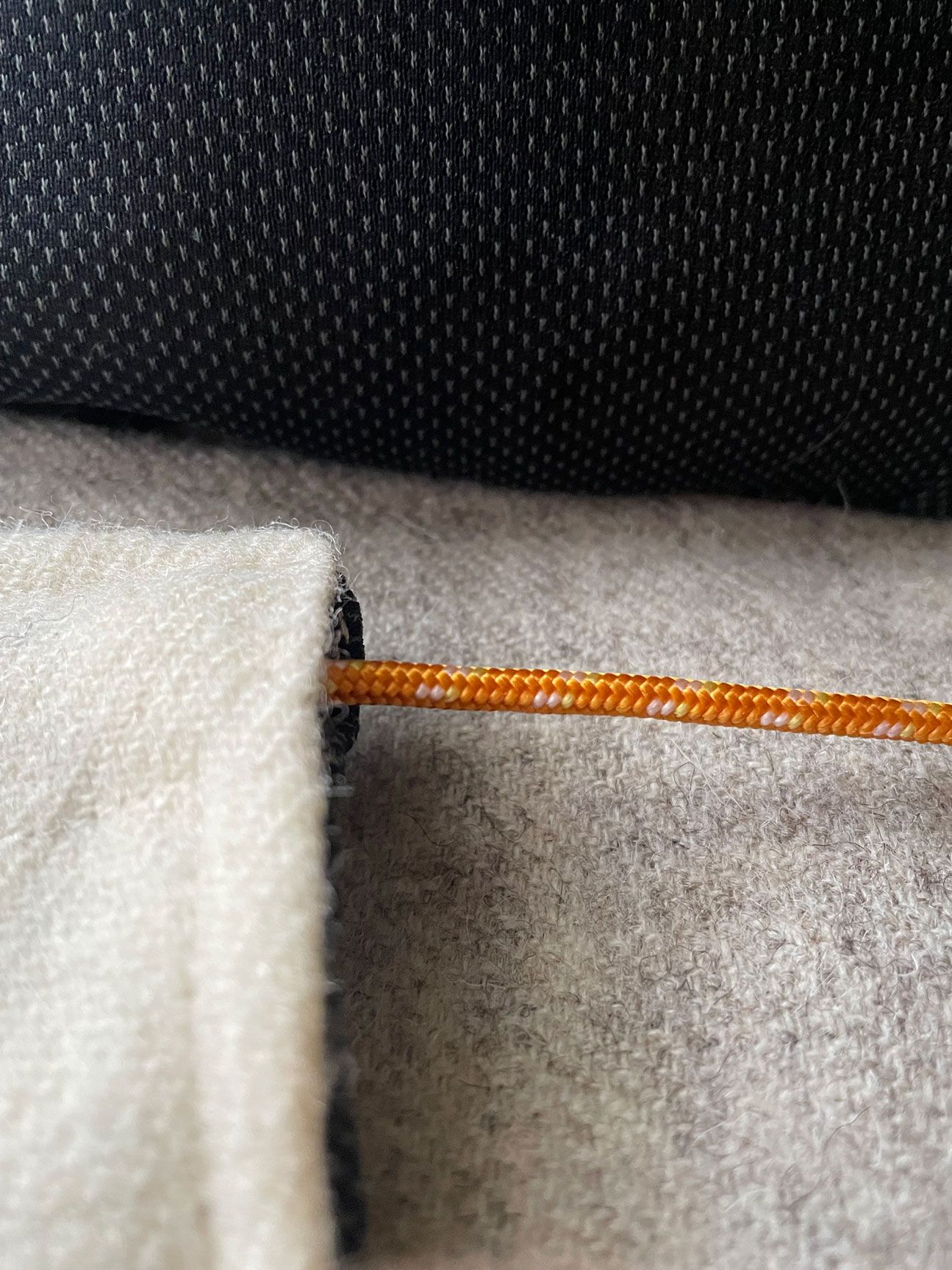 La Stelvio prodotto balaclava dettagli cordino